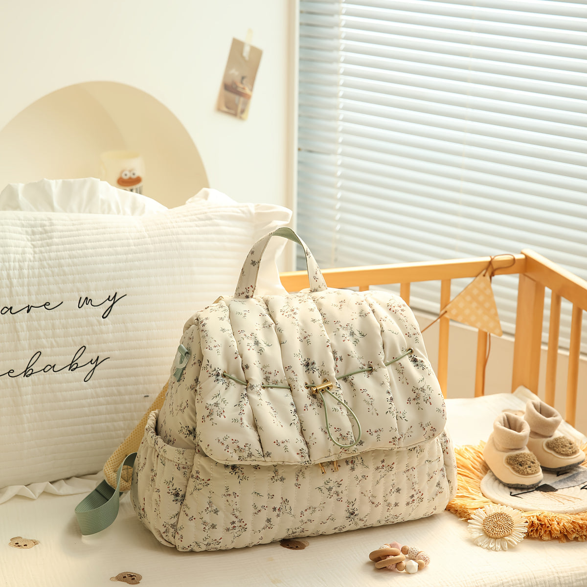 Sac à dos à langer matelassé à fleurs, se fixe à la poussette