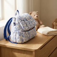 Sac à langer à dos matelassé, toile de Jouy, 2 coloris, en situation